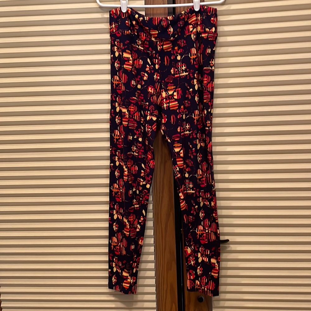 LuLaRoe tall and curvy leggings